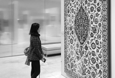 Art curator : job description Art curator : job description